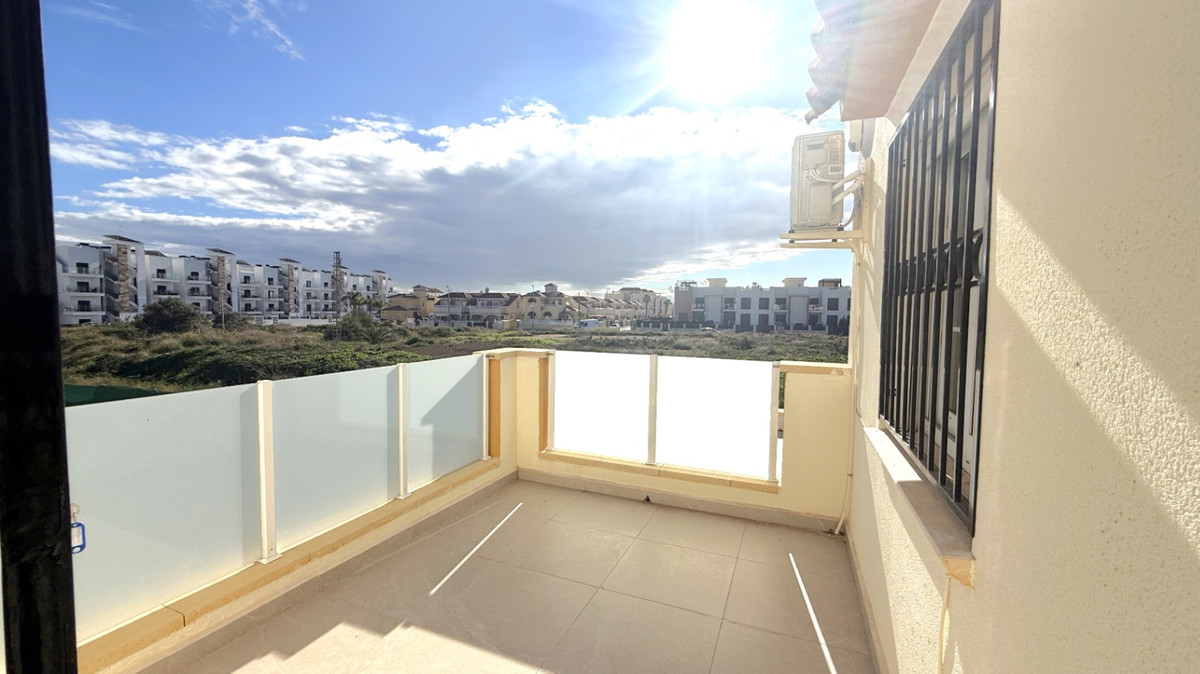 For sale - 2 Bedroom 2 Bathroom House - Semi-Detached House in Orihuela - Orihuela Centro  - Alicante