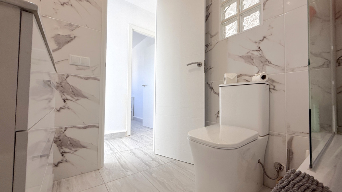 For sale - 2 Bedroom 2 Bathroom House - Semi-Detached House in Orihuela - Orihuela Centro  - Alicante