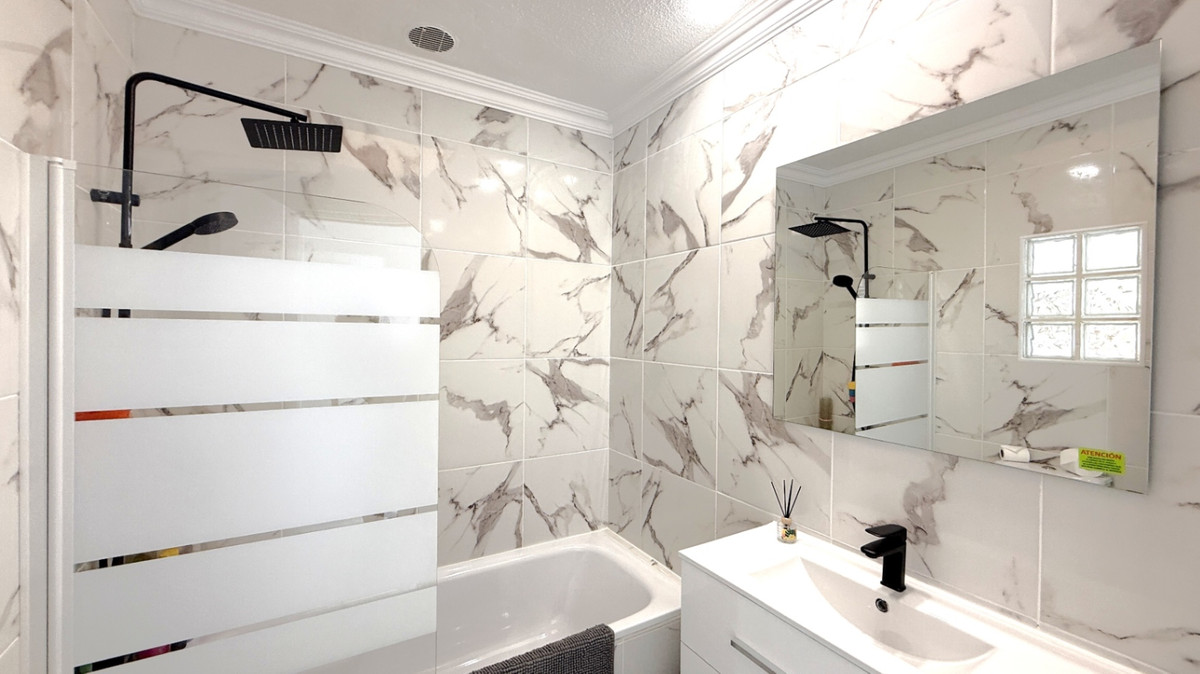 For sale - 2 Bedroom 2 Bathroom House - Semi-Detached House in Orihuela - Orihuela Centro  - Alicante