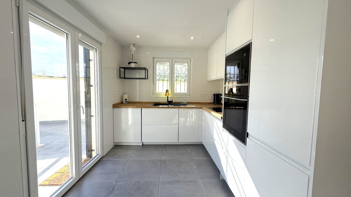 For sale - 2 Bedroom 2 Bathroom House - Semi-Detached House in Orihuela - Orihuela Centro  - Alicante