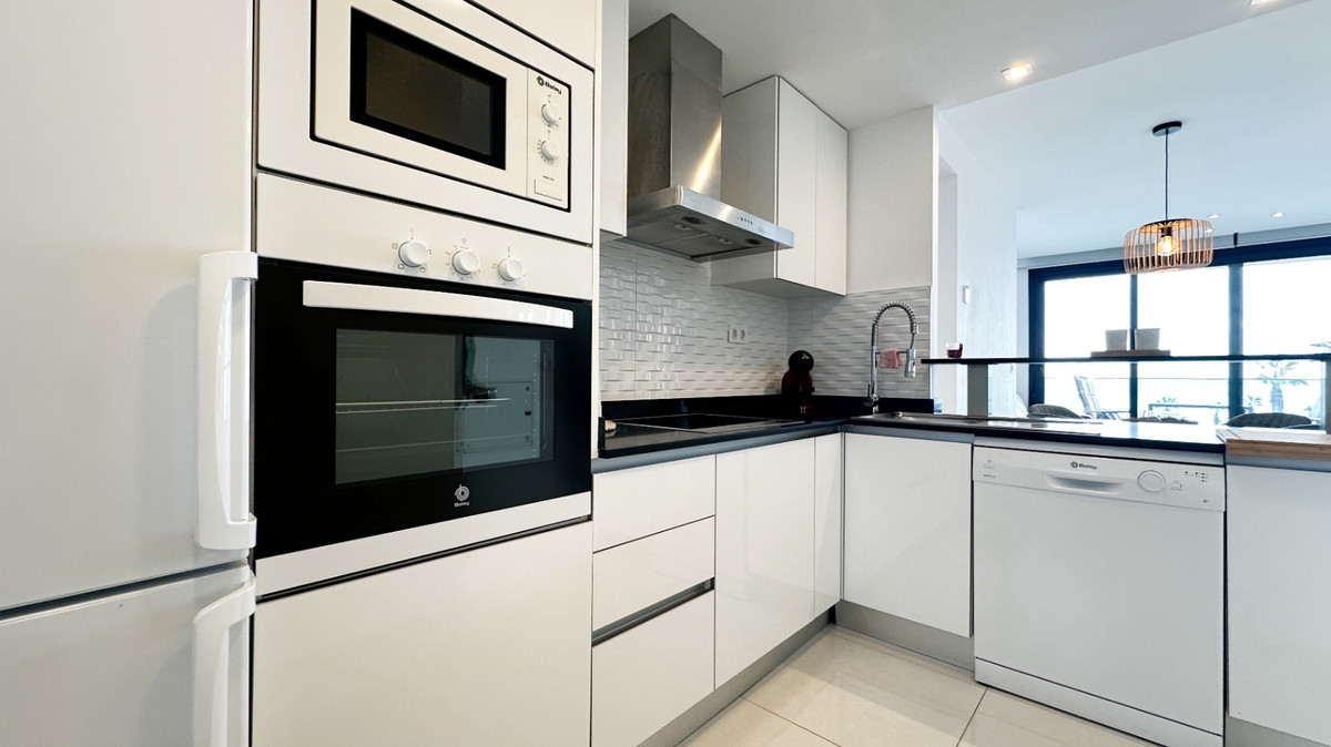 For sale - 2 Bedroom 2 Bathroom Apartment - Ground Floor Apartment in Torrevieja - Torrevieja Centro  - Alicante