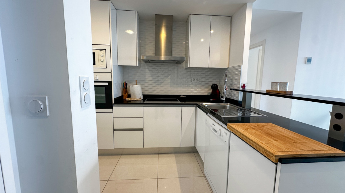 For sale - 2 Bedroom 2 Bathroom Apartment - Ground Floor Apartment in Torrevieja - Torrevieja Centro  - Alicante