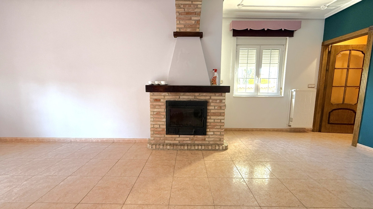 For sale - 4 Bedroom 3 Bathroom House - Detached Villa in Pilar de la Horadada - Pilar de la Horadada Centro  - Alicante