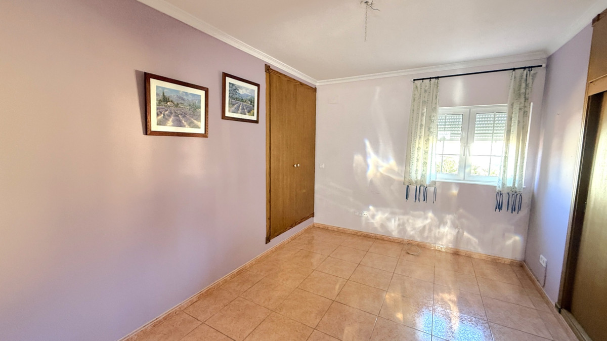 For sale - 4 Bedroom 3 Bathroom House - Detached Villa in Pilar de la Horadada - Pilar de la Horadada Centro  - Alicante