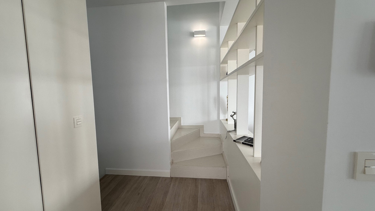 For sale - 5 Bedroom 3 Bathroom House - Semi-Detached House in Orihuela - Orihuela Centro  - Alicante