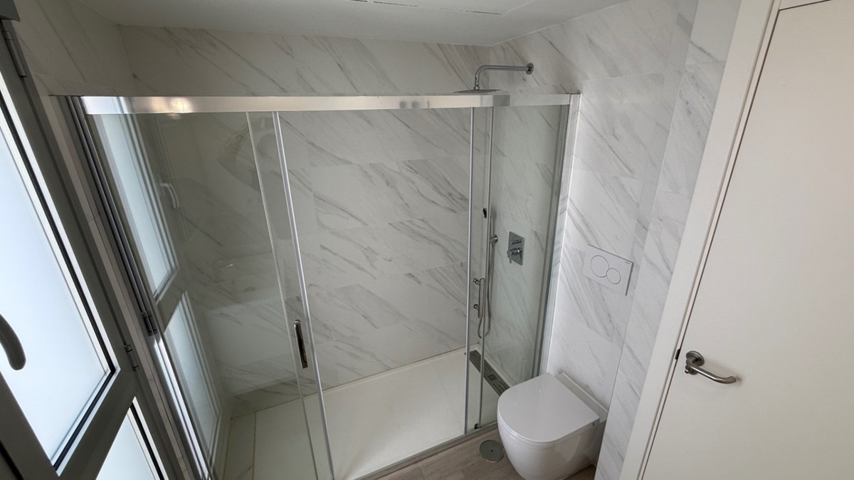 For sale - 5 Bedroom 3 Bathroom House - Semi-Detached House in Orihuela - Orihuela Centro  - Alicante