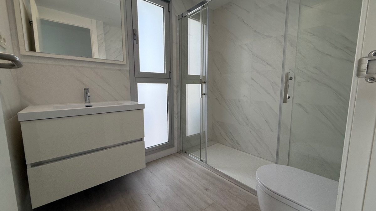 For sale - 5 Bedroom 3 Bathroom House - Semi-Detached House in Orihuela - Orihuela Centro  - Alicante