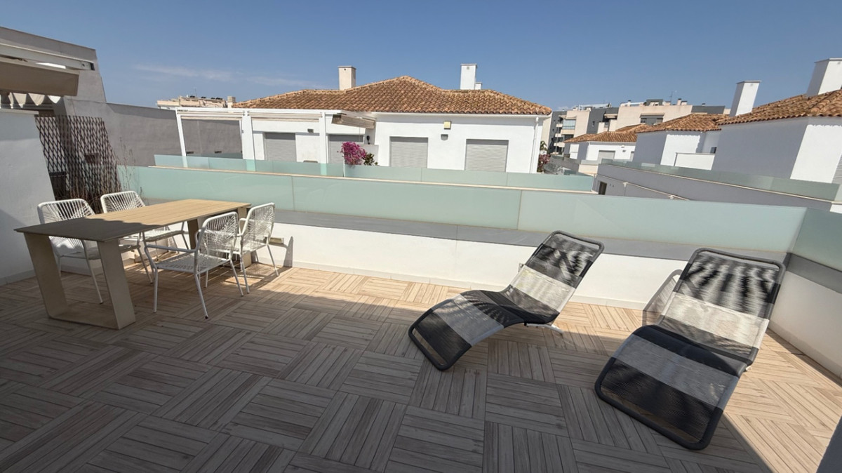 For sale - 5 Bedroom 3 Bathroom House - Semi-Detached House in Orihuela - Orihuela Centro  - Alicante