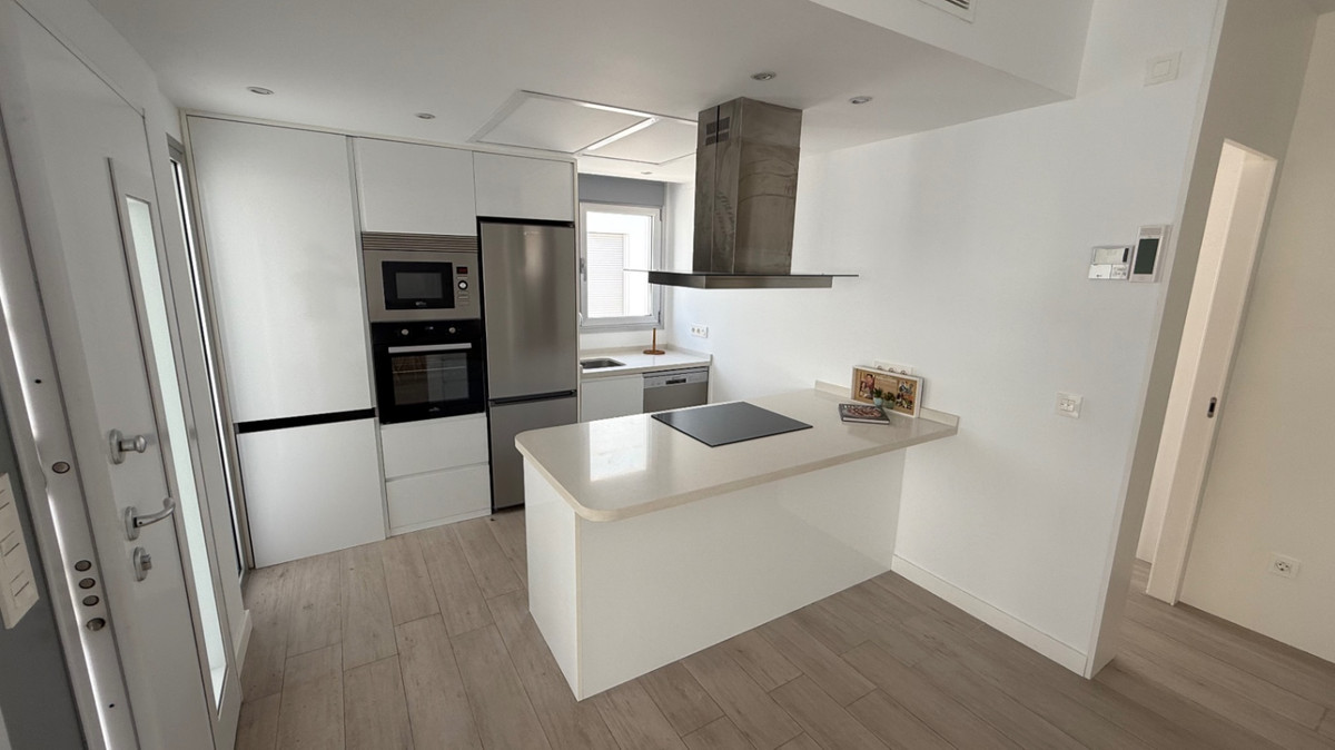 For sale - 5 Bedroom 3 Bathroom House - Semi-Detached House in Orihuela - Orihuela Centro  - Alicante