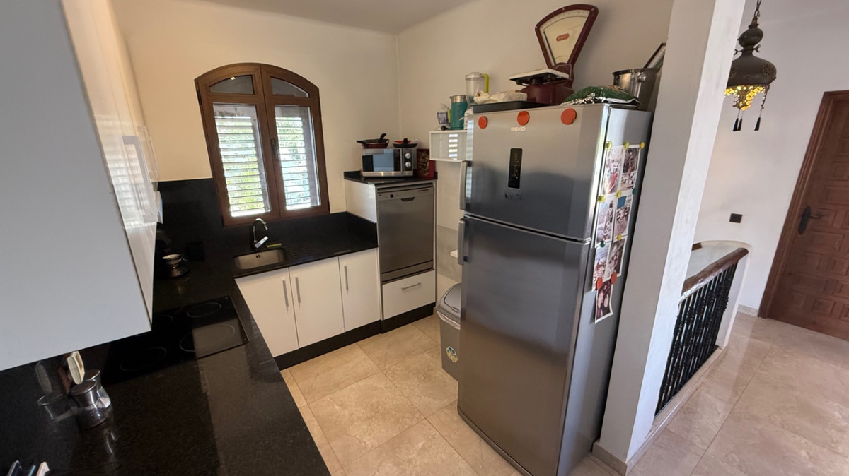 For sale - 4 Bedroom 2 Bathroom House - Detached Villa in Orihuela - Orihuela Centro  - Alicante