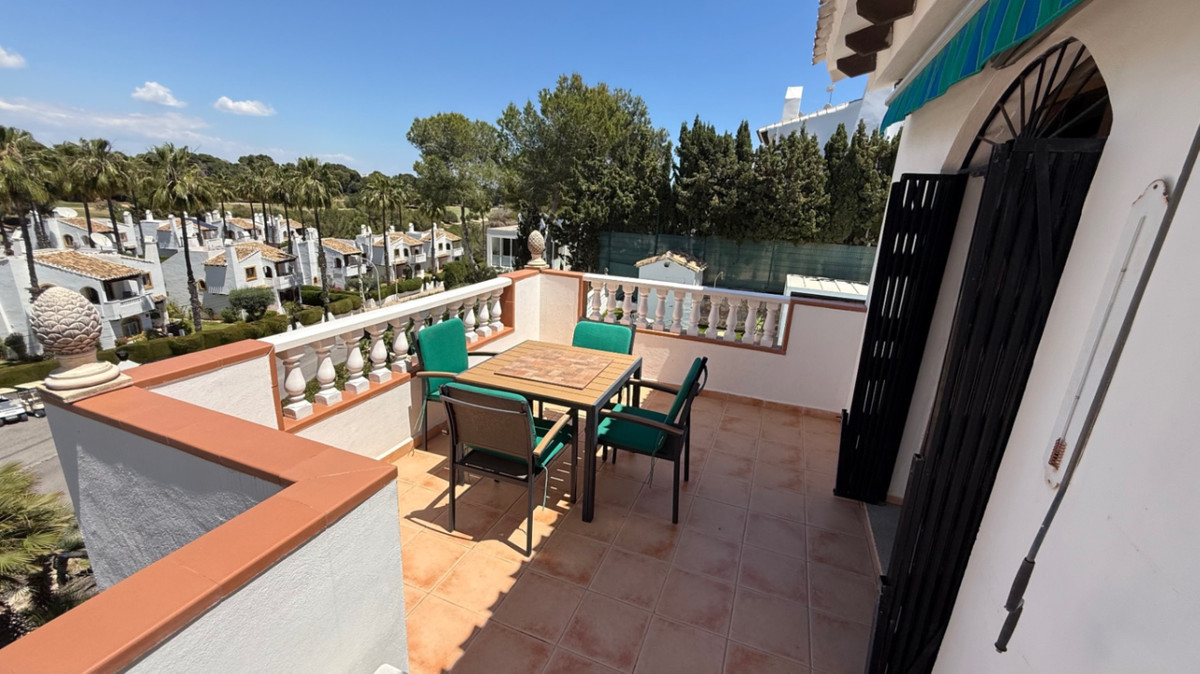 For sale - 4 Bedroom 2 Bathroom House - Detached Villa in Orihuela - Orihuela Centro  - Alicante