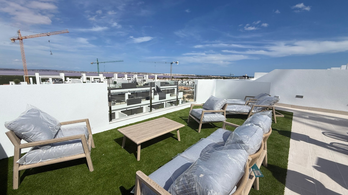 For sale - 2 Bedroom 1 Bathroom Apartment - Ground Floor Apartment in Torrevieja - Torrevieja Centro  - Alicante