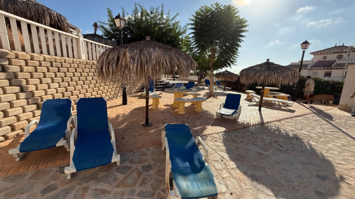 For sale - 2 Bedroom 1 Bathroom Apartment - Ground Floor Apartment in Orihuela - Orihuela Centro  - Alicante