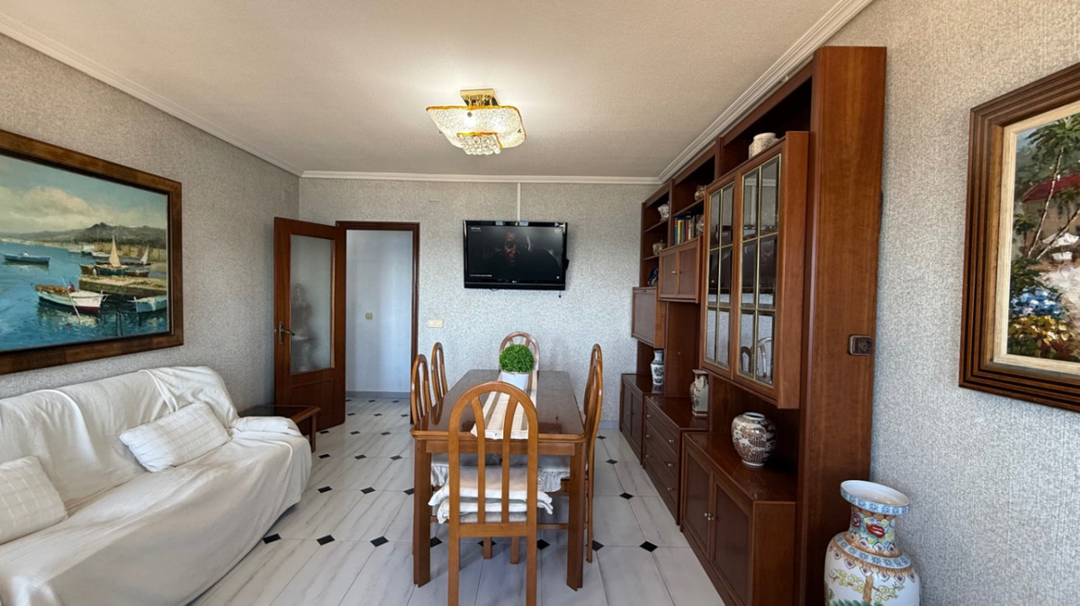 For sale - 3 Bedroom 2 Bathroom Apartment - Ground Floor Apartment in Torrevieja - Torrevieja Centro  - Alicante