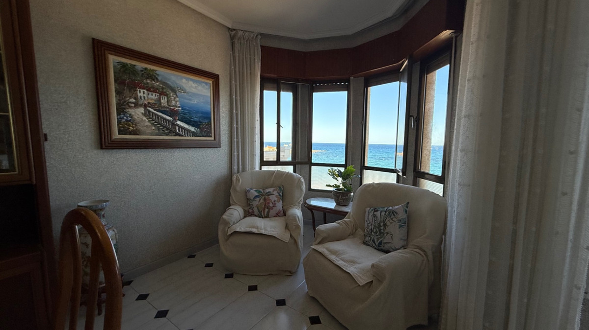 For sale - 3 Bedroom 2 Bathroom Apartment - Ground Floor Apartment in Torrevieja - Torrevieja Centro  - Alicante