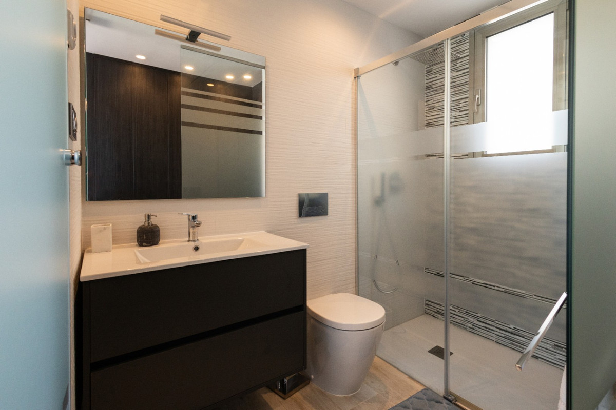 For sale - 4 Bedroom 3 Bathroom House - Detached Villa in Orihuela - Orihuela Centro  - Alicante