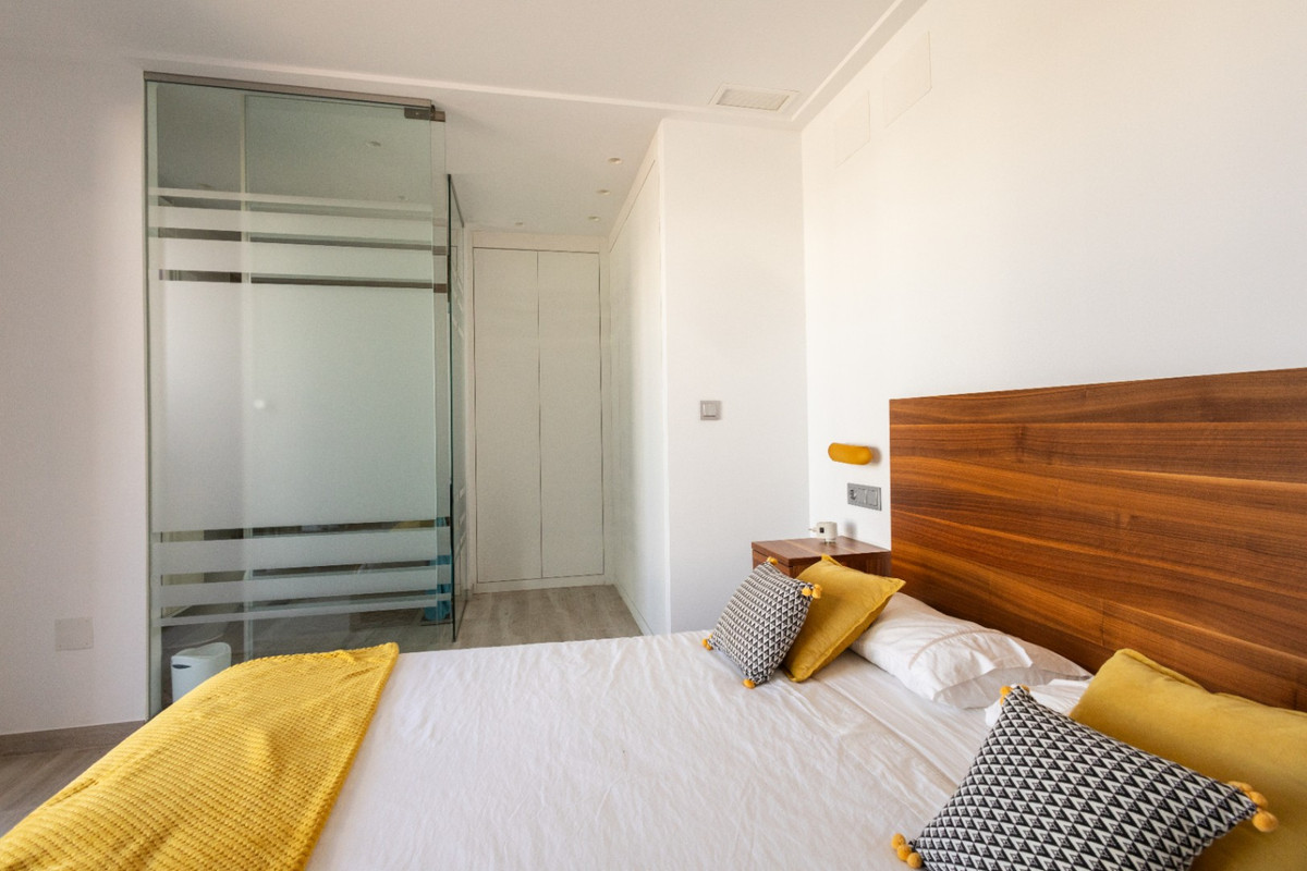 For sale - 4 Bedroom 3 Bathroom House - Detached Villa in Orihuela - Orihuela Centro  - Alicante