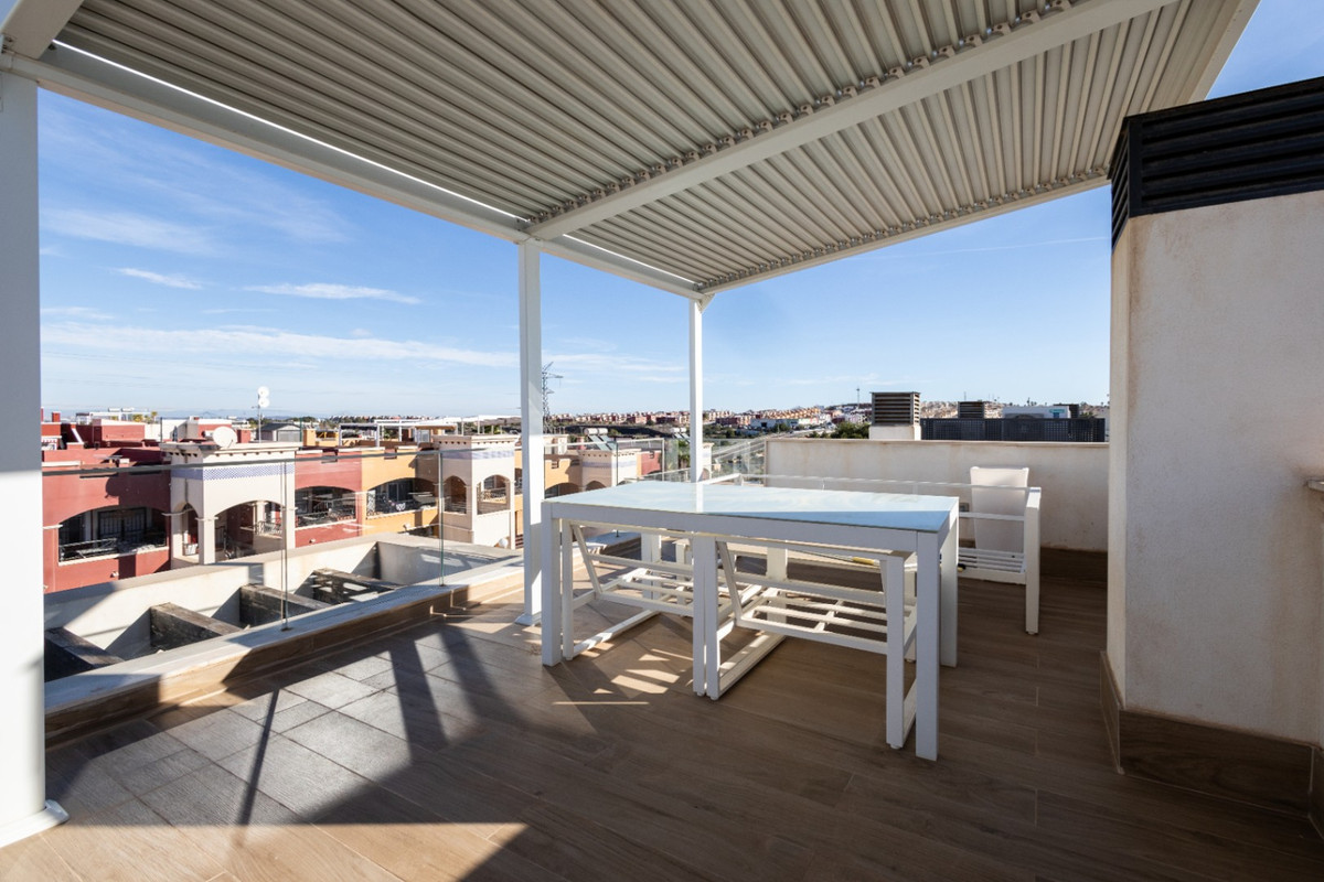 For sale - 4 Bedroom 3 Bathroom House - Detached Villa in Orihuela - Orihuela Centro  - Alicante