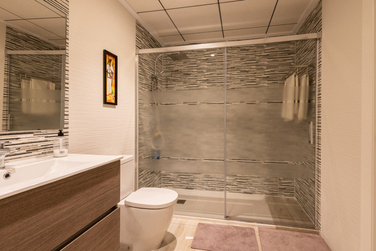 For sale - 4 Bedroom 3 Bathroom House - Detached Villa in Orihuela - Orihuela Centro  - Alicante