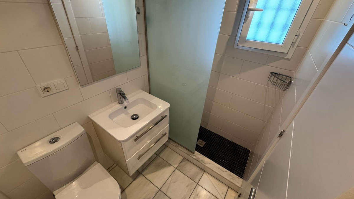 For sale - 2 Bedroom 2 Bathroom House - Townhouse in Torrevieja - Torrevieja Centro  - Alicante