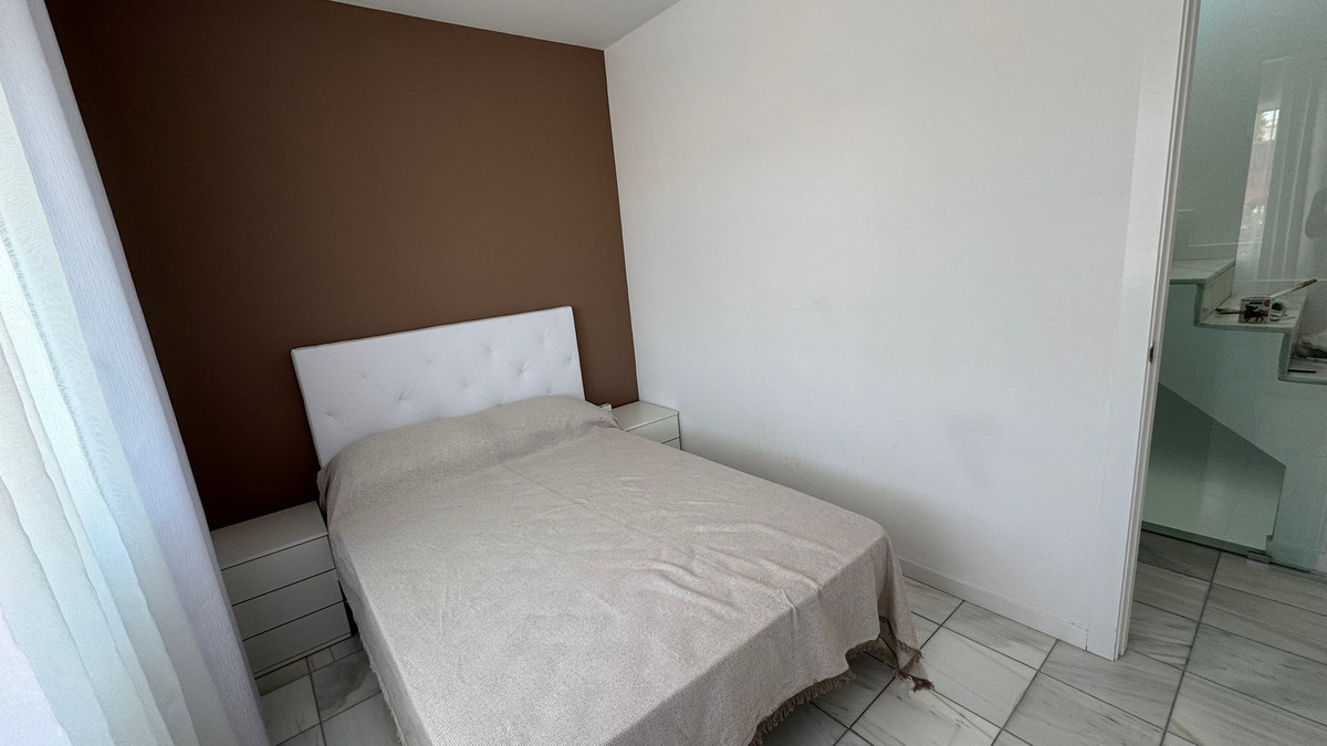For sale - 2 Bedroom 2 Bathroom House - Townhouse in Torrevieja - Torrevieja Centro  - Alicante