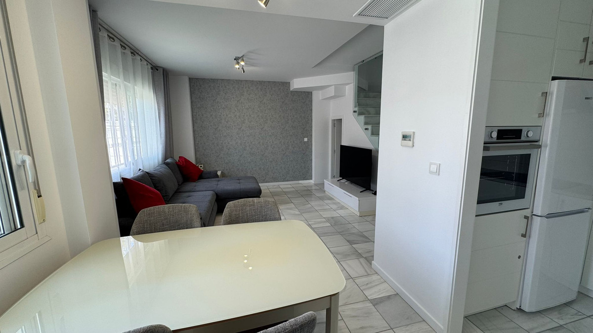For sale - 2 Bedroom 2 Bathroom House - Townhouse in Torrevieja - Torrevieja Centro  - Alicante