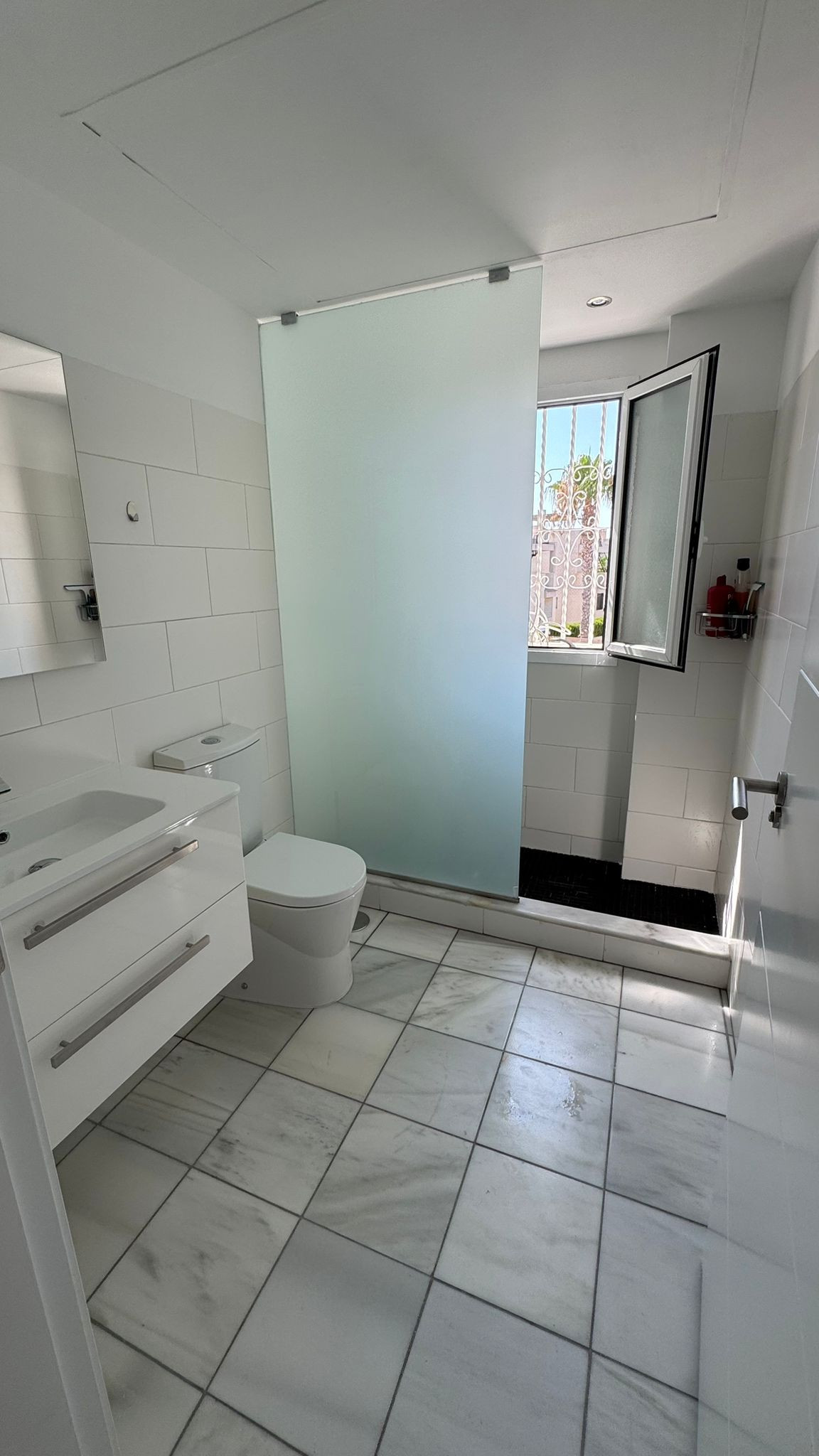 For sale - 2 Bedroom 2 Bathroom House - Townhouse in Torrevieja - Torrevieja Centro  - Alicante