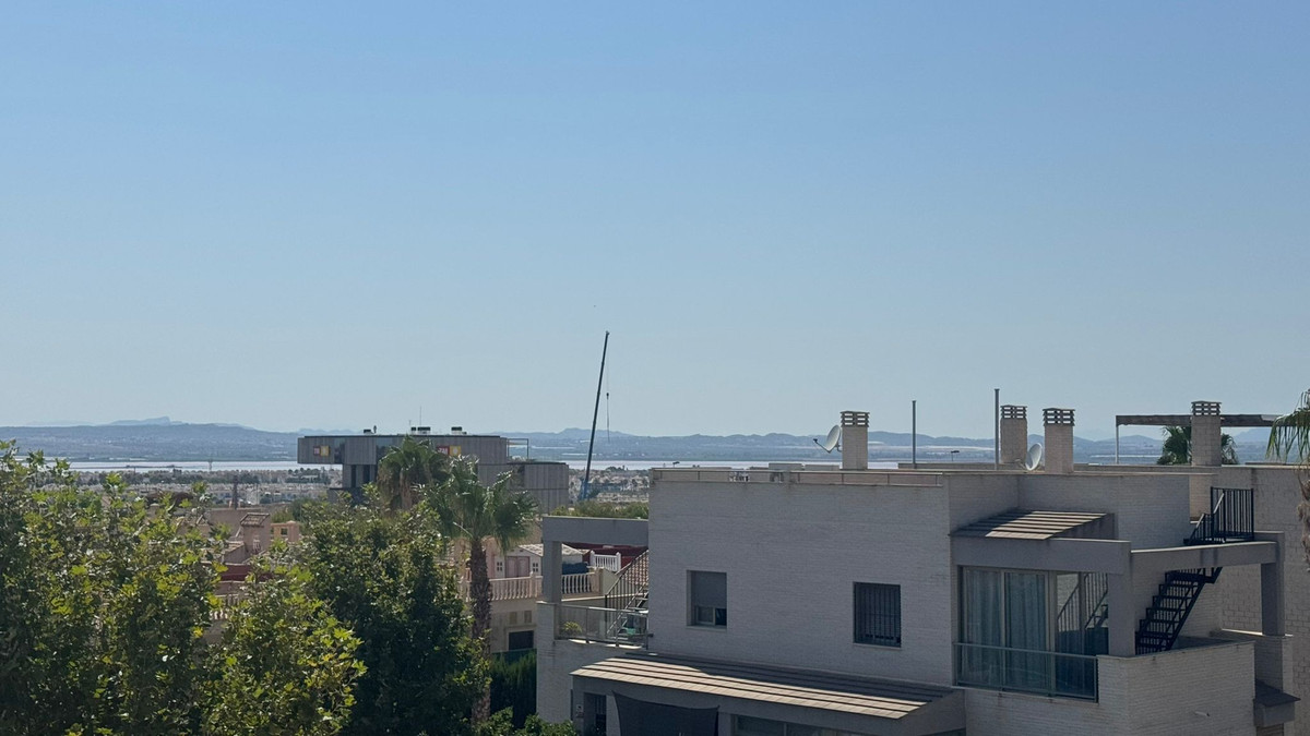 For sale - 2 Bedroom 2 Bathroom House - Townhouse in Torrevieja - Torrevieja Centro  - Alicante