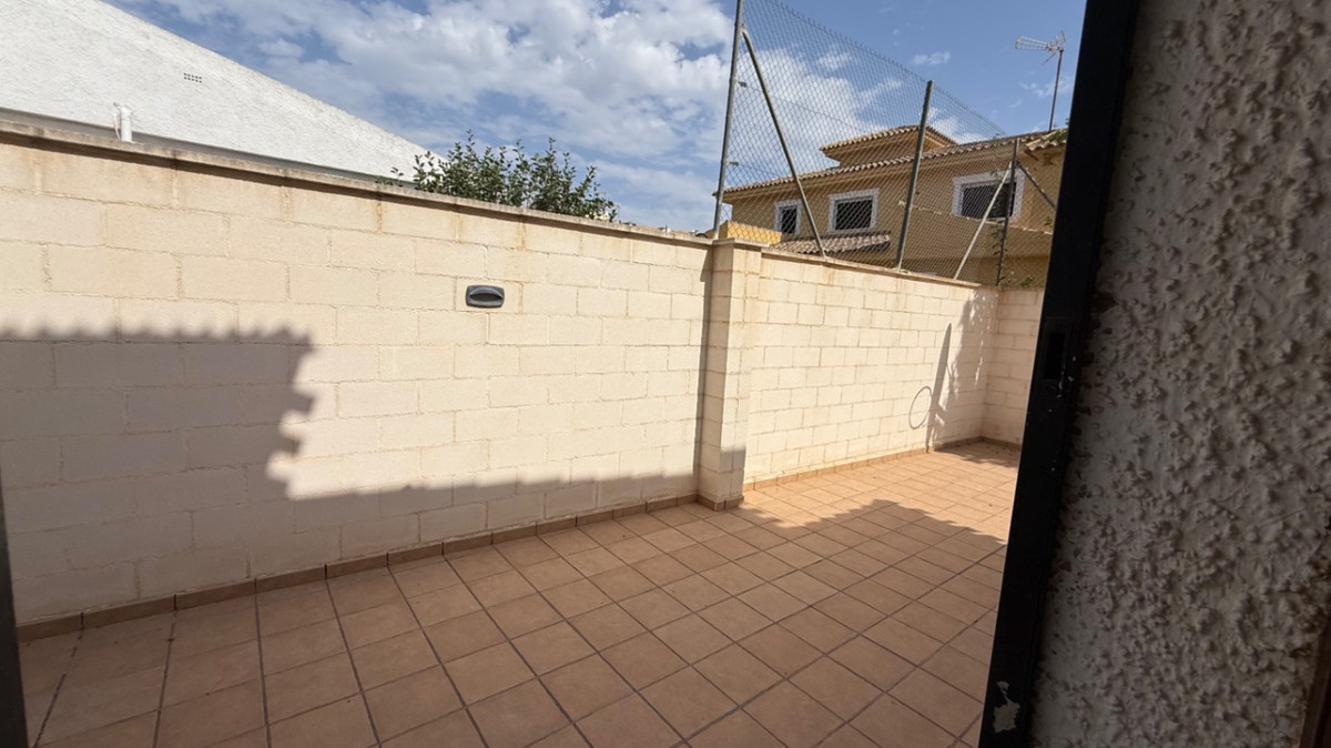 For sale - 4 Bedroom 2 Bathroom House - Detached Villa in Orihuela - Orihuela Centro  - Alicante