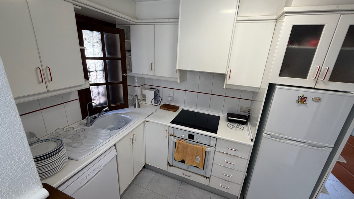 For sale - 4 Bedroom 2 Bathroom House - Detached Villa in Orihuela - Orihuela Centro  - Alicante