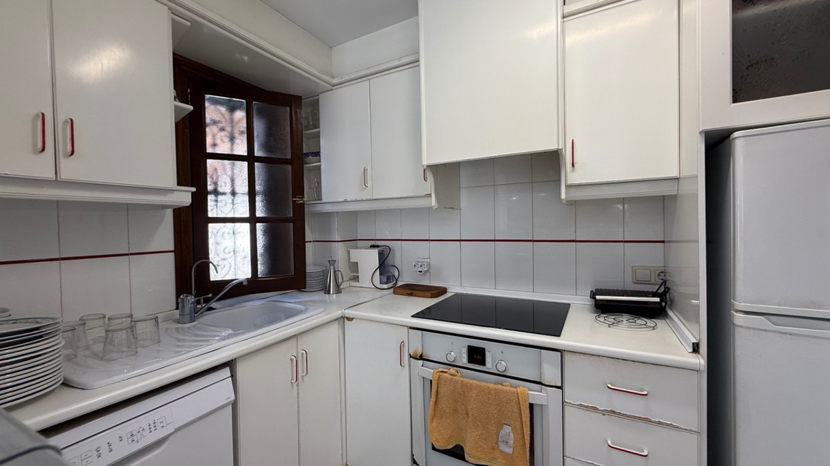 For sale - 4 Bedroom 2 Bathroom House - Detached Villa in Orihuela - Orihuela Centro  - Alicante