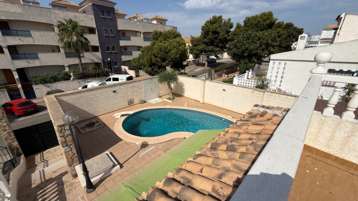 For sale - 4 Bedroom 2 Bathroom House - Detached Villa in Orihuela - Orihuela Centro  - Alicante