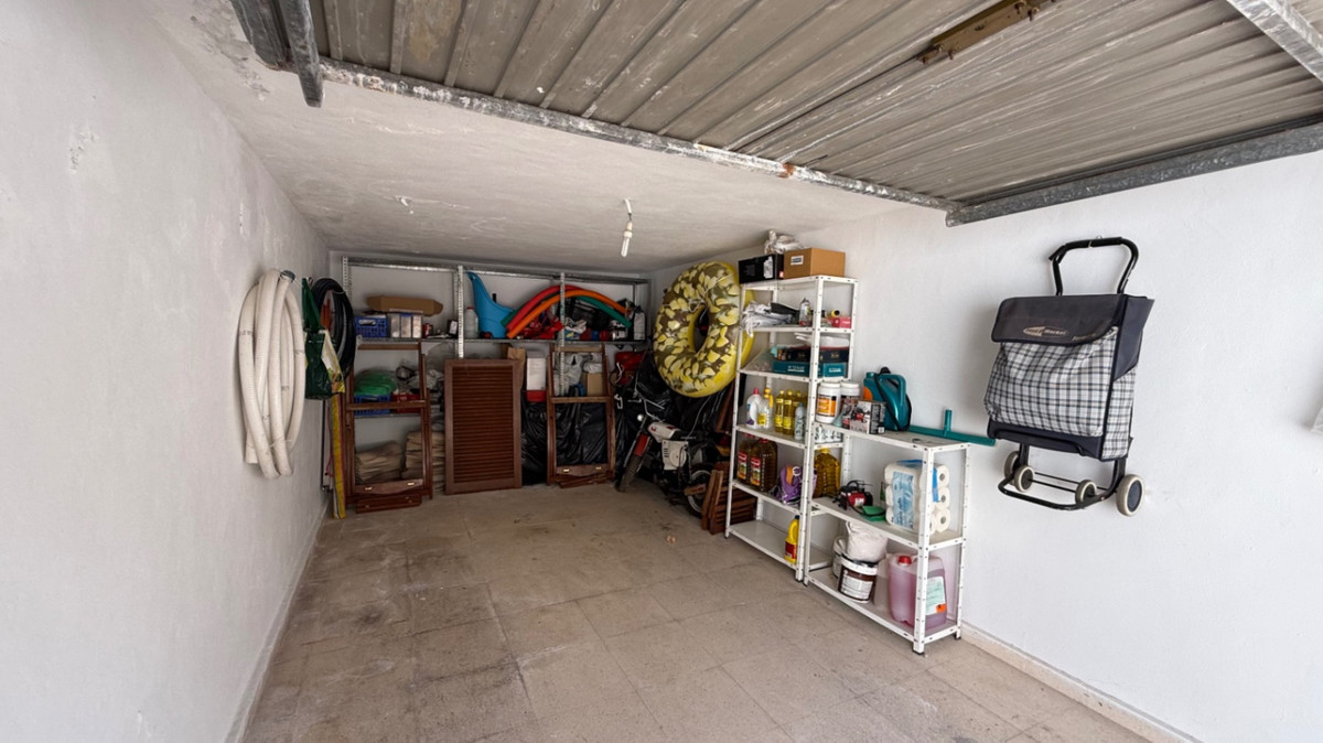 For sale - 4 Bedroom 2 Bathroom House - Detached Villa in Orihuela - Orihuela Centro  - Alicante