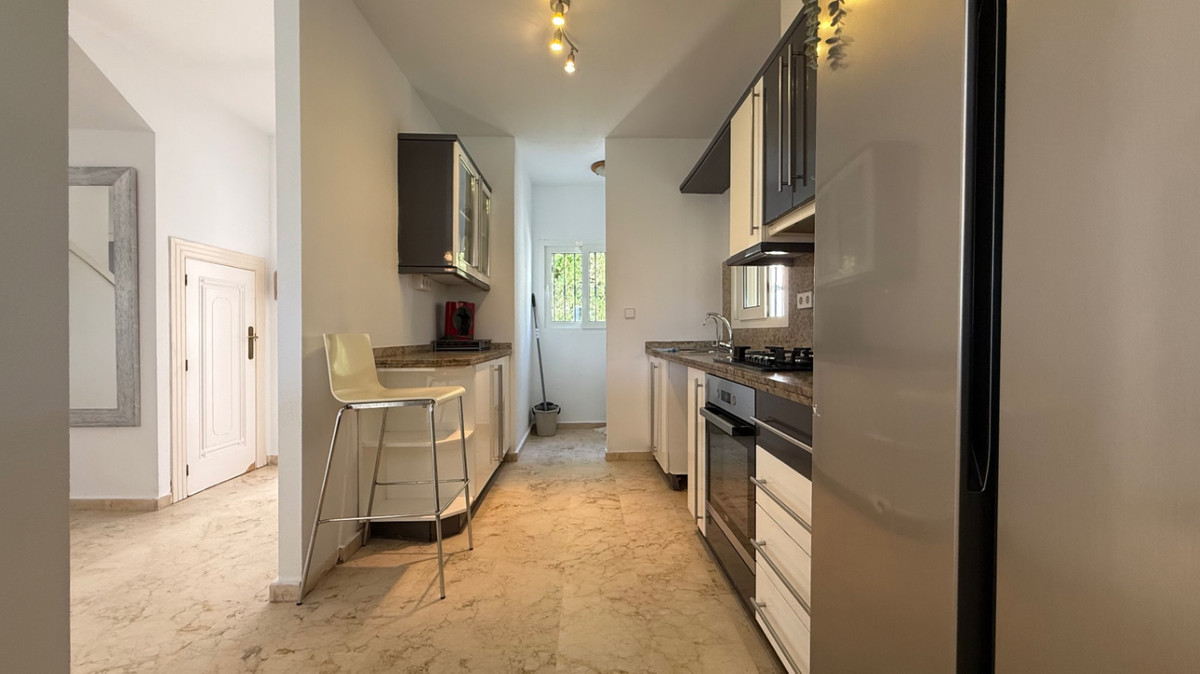 For sale - 4 Bedroom 2 Bathroom House - Detached Villa in Orihuela - Orihuela Centro  - Alicante