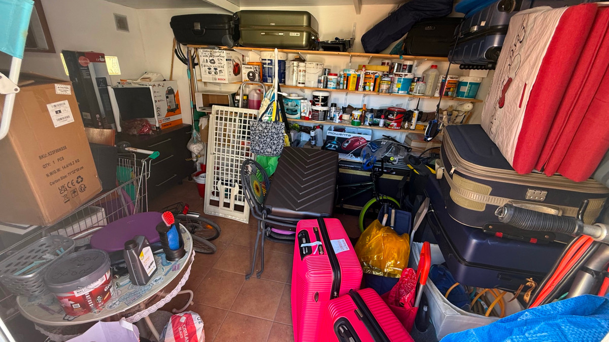 For sale - 7 Bedroom 4 Bathroom House - Detached Villa in Torrevieja - Torrevieja Centro  - Alicante