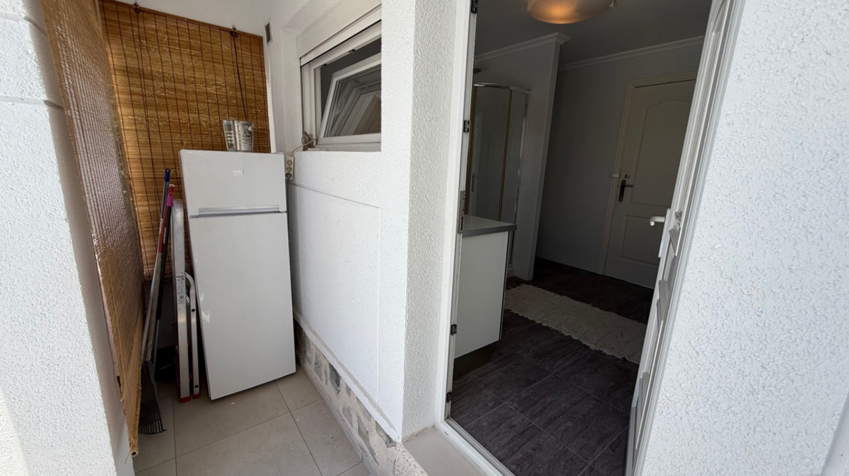 For sale - 3 Bedroom 3 Bathroom House - Detached Villa in Torrevieja - Torrevieja Centro  - Alicante