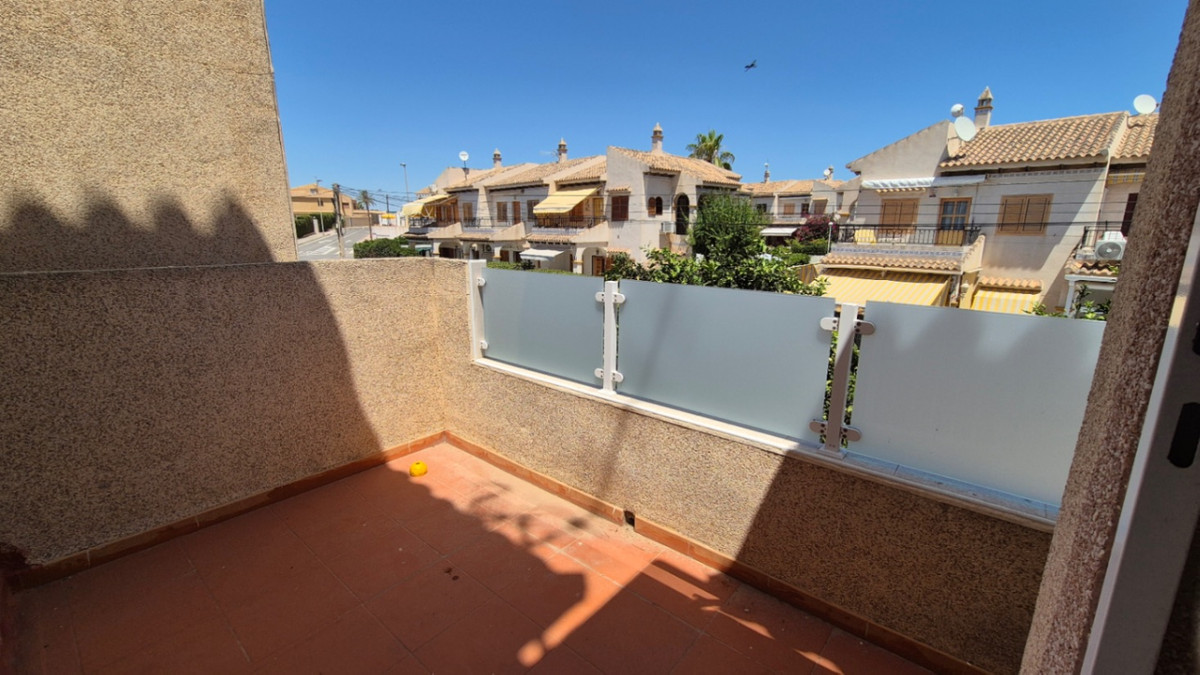 For sale - 3 Bedroom 2 Bathroom House - Townhouse in Torrevieja - Torrevieja Centro  - Alicante