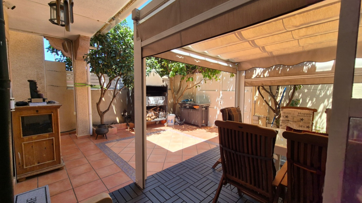 For sale - 3 Bedroom 2 Bathroom House - Townhouse in Torrevieja - Torrevieja Centro  - Alicante