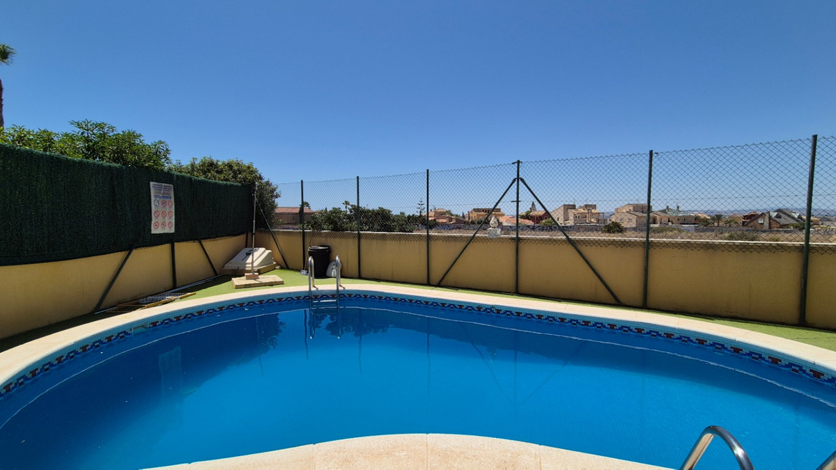 For sale - 3 Bedroom 2 Bathroom House - Townhouse in Torrevieja - Torrevieja Centro  - Alicante