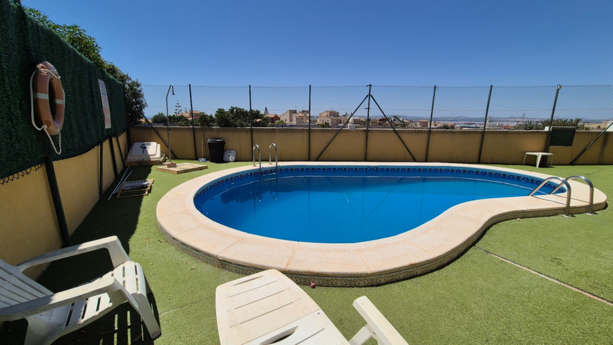 For sale - 3 Bedroom 2 Bathroom House - Townhouse in Torrevieja - Torrevieja Centro  - Alicante