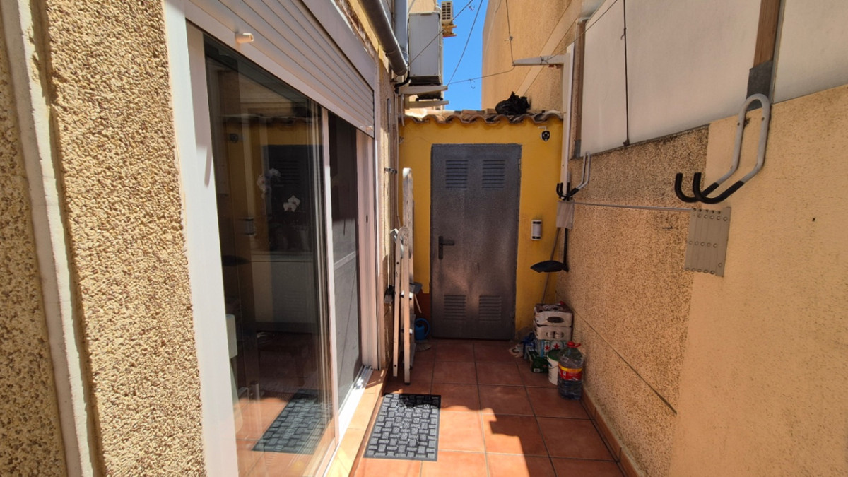 For sale - 3 Bedroom 2 Bathroom House - Townhouse in Torrevieja - Torrevieja Centro  - Alicante