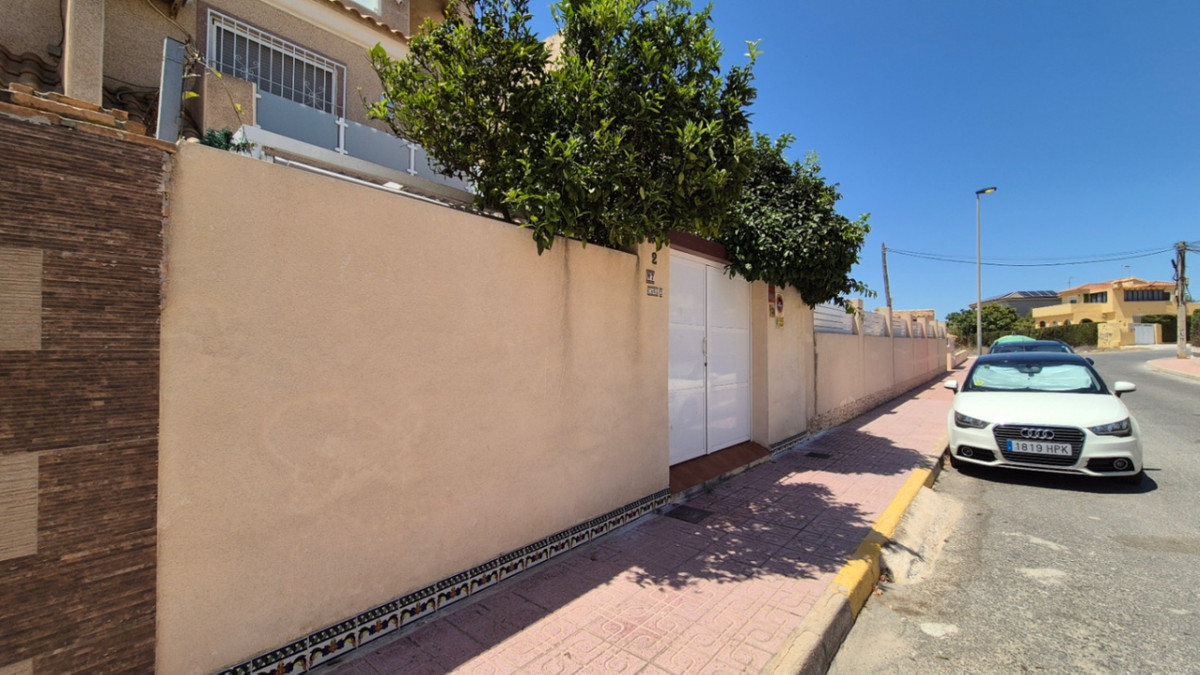 For sale - 3 Bedroom 2 Bathroom House - Townhouse in Torrevieja - Torrevieja Centro  - Alicante