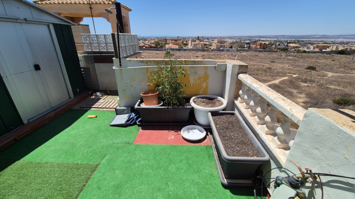 For sale - 3 Bedroom 2 Bathroom House - Townhouse in Torrevieja - Torrevieja Centro  - Alicante