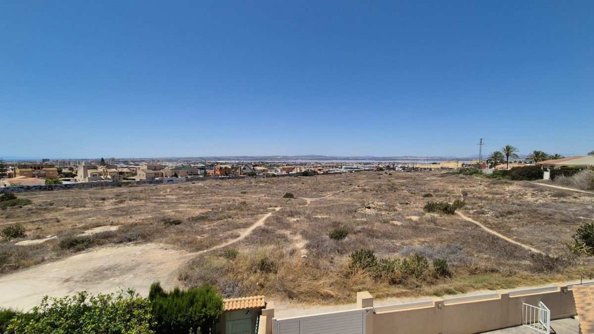 For sale - 3 Bedroom 2 Bathroom House - Townhouse in Torrevieja - Torrevieja Centro  - Alicante