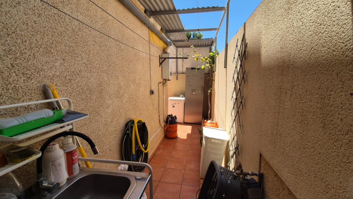 For sale - 3 Bedroom 2 Bathroom House - Townhouse in Torrevieja - Torrevieja Centro  - Alicante