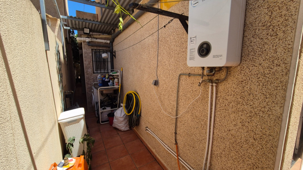 For sale - 3 Bedroom 2 Bathroom House - Townhouse in Torrevieja - Torrevieja Centro  - Alicante