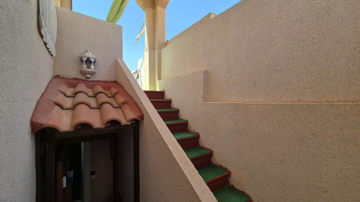 For sale - 3 Bedroom 2 Bathroom House - Townhouse in Torrevieja - Torrevieja Centro  - Alicante