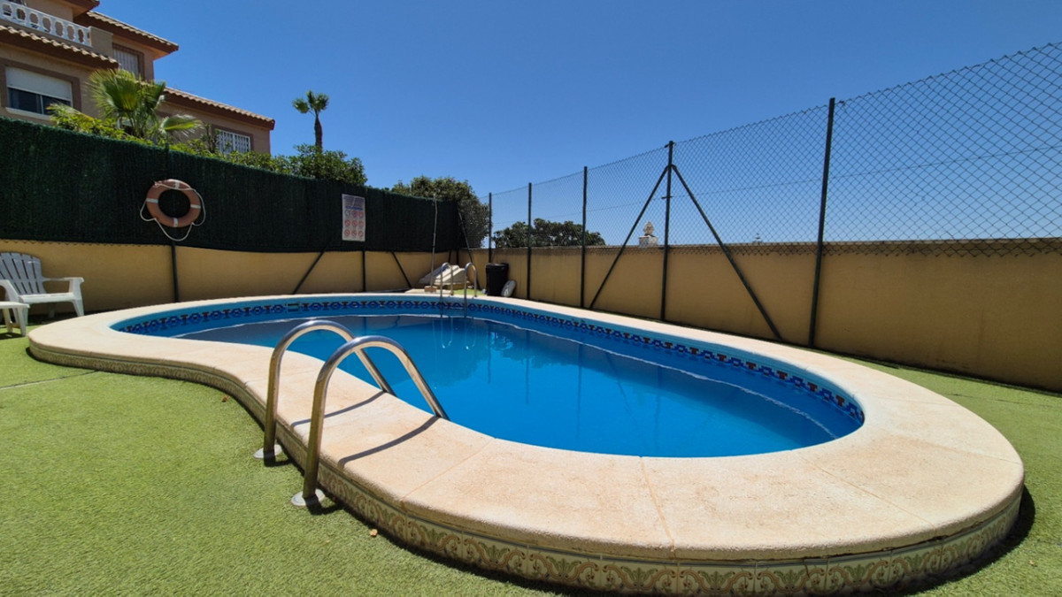 For sale - 3 Bedroom 2 Bathroom House - Townhouse in Torrevieja - Torrevieja Centro  - Alicante