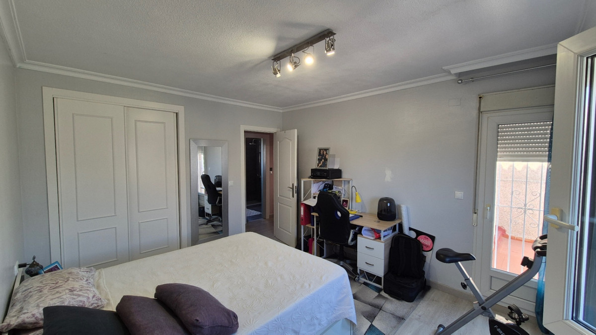 For sale - 3 Bedroom 2 Bathroom House - Townhouse in Torrevieja - Torrevieja Centro  - Alicante