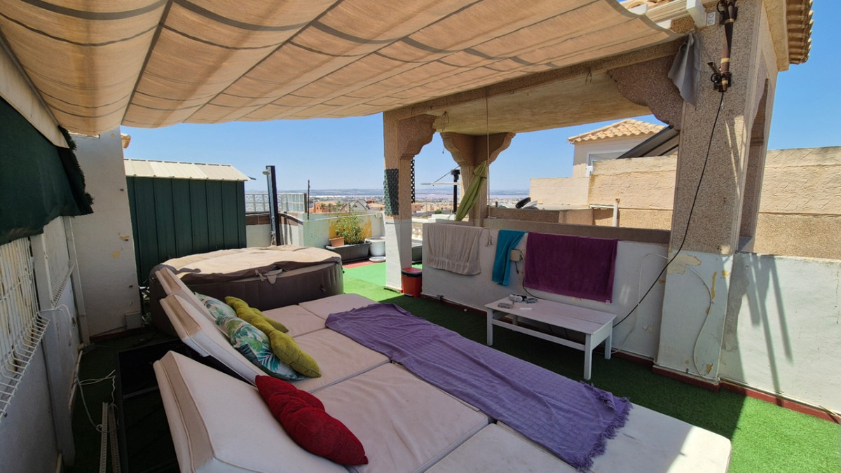 For sale - 3 Bedroom 2 Bathroom House - Townhouse in Torrevieja - Torrevieja Centro  - Alicante